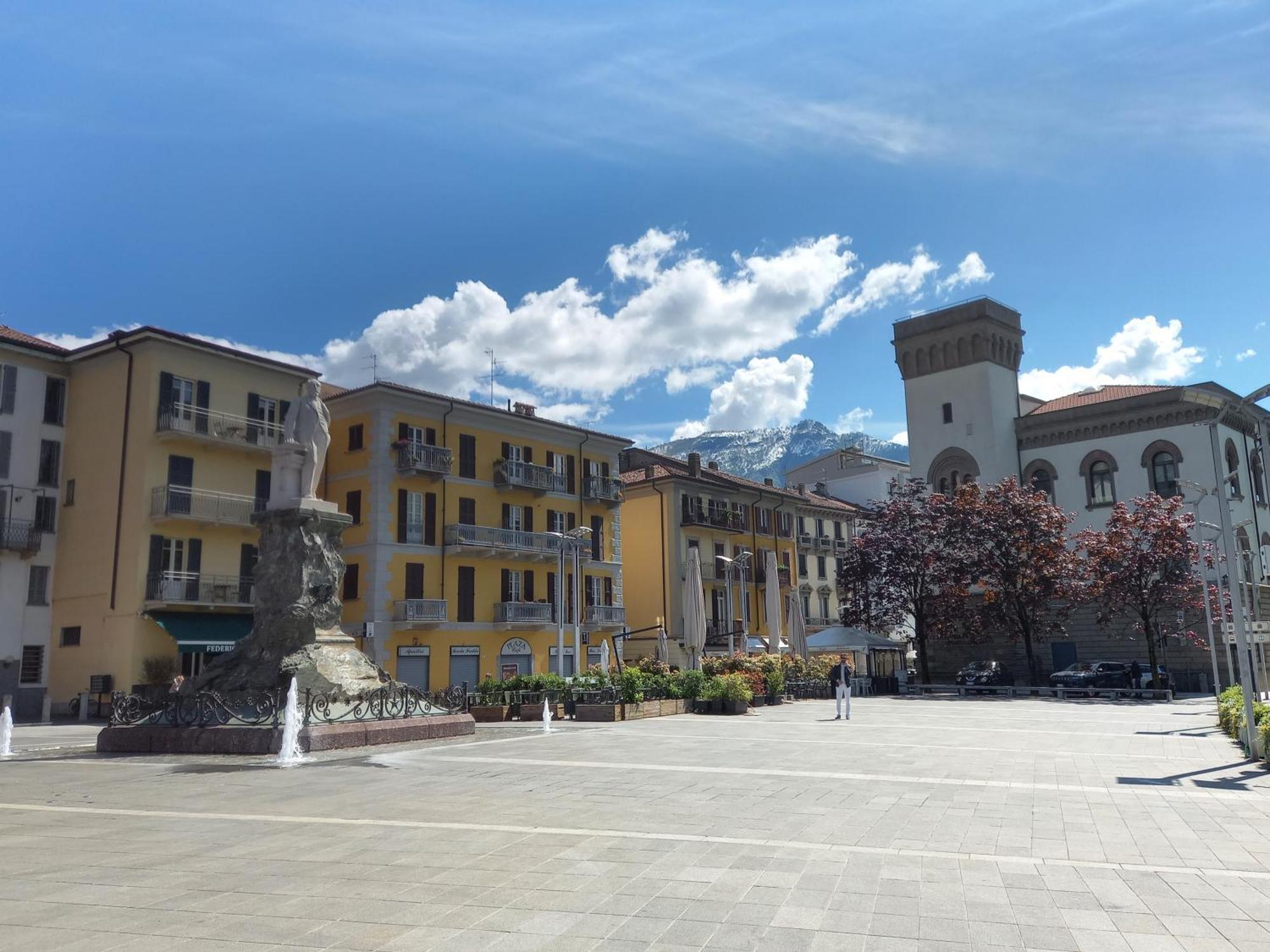 Meridian House Lecco Exterior photo